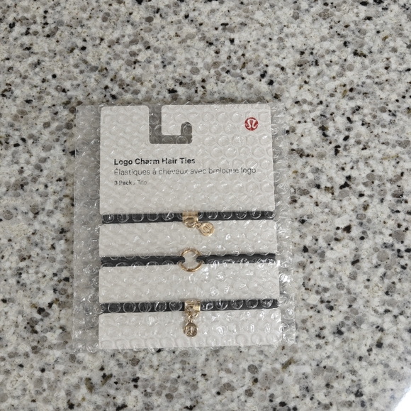 Lululemon Logo Charm Hair Ties *3 Pack, Black/Gold - Picture 1 of 4